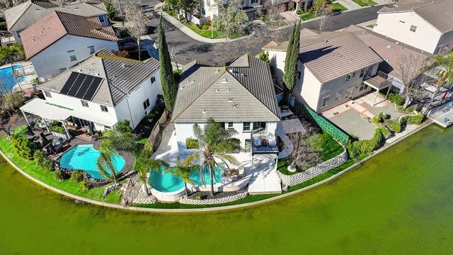 2712 Hinton Cir, Elk Grove, CA 95758