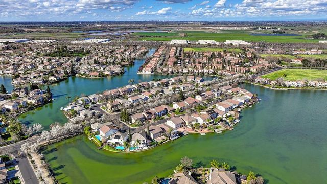 2712 Hinton Cir, Elk Grove, CA 95758