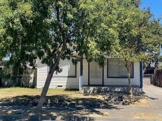 1711 E Walnut, Stockton, CA 95205