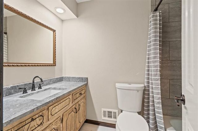 16121 E 36th Street, Independence, MO 64055