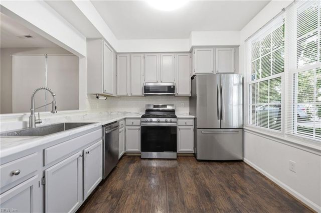 124 Creekstone DR, Newport News, VA 23603