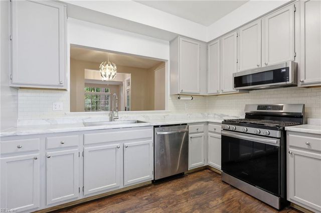 124 Creekstone DR, Newport News, VA 23603