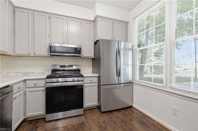 124 Creekstone DR, Newport News, VA 23603