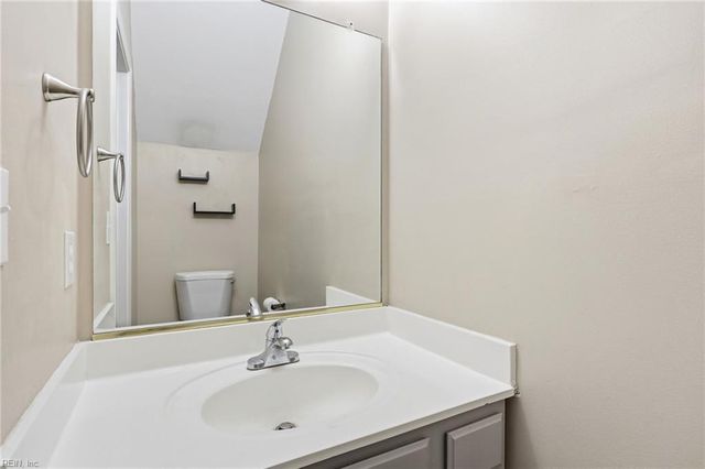 124 Creekstone DR, Newport News, VA 23603