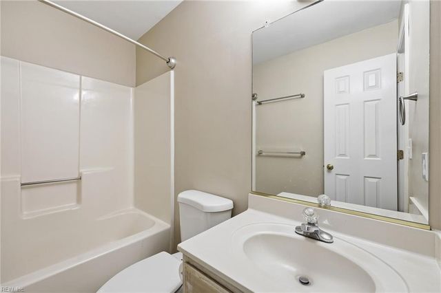 124 Creekstone DR, Newport News, VA 23603