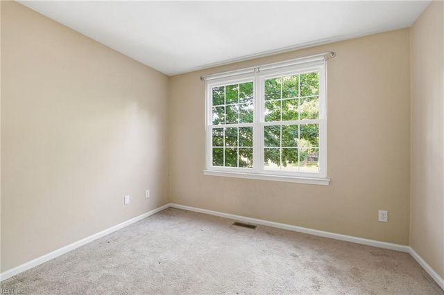124 Creekstone DR, Newport News, VA 23603