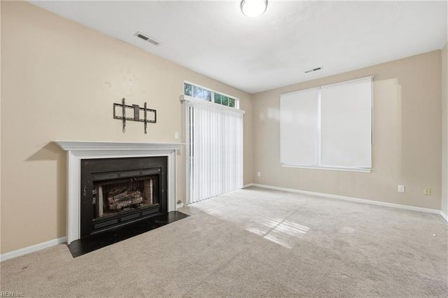 124 Creekstone DR, Newport News, VA 23603