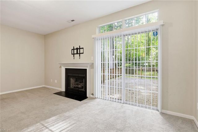 124 Creekstone DR, Newport News, VA 23603