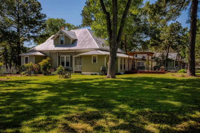 235 Hickory Street, New Ulm, TX 78950