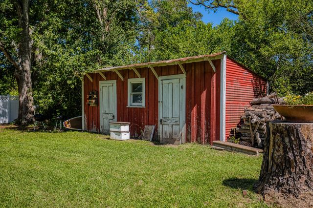 235 Hickory Street, New Ulm, TX 78950