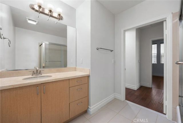 917 S New Hampshire 215, Los Angeles, CA 90006