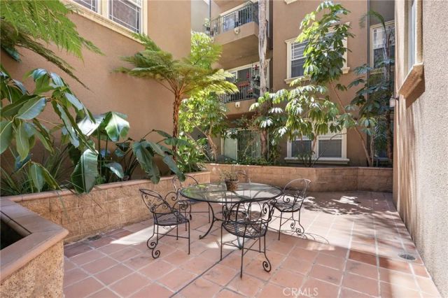 917 S New Hampshire 215, Los Angeles, CA 90006