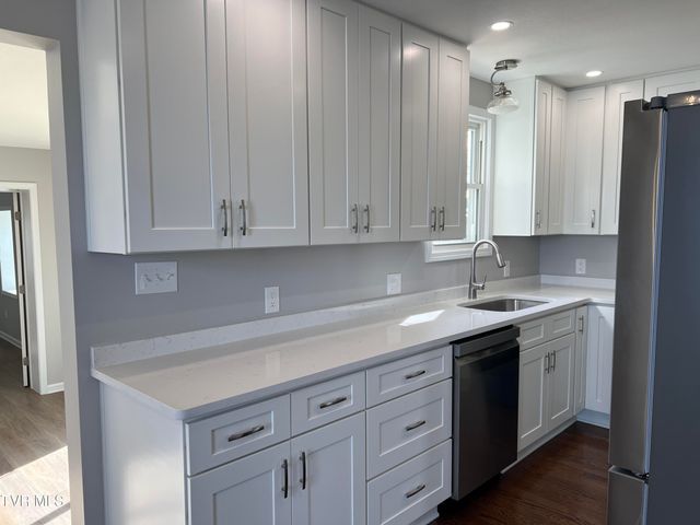 1829 Kenwood Road, Kingsport, TN 37664