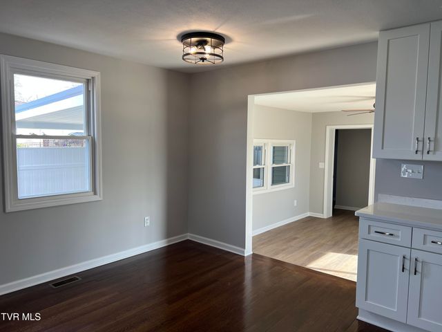 1829 Kenwood Road, Kingsport, TN 37664