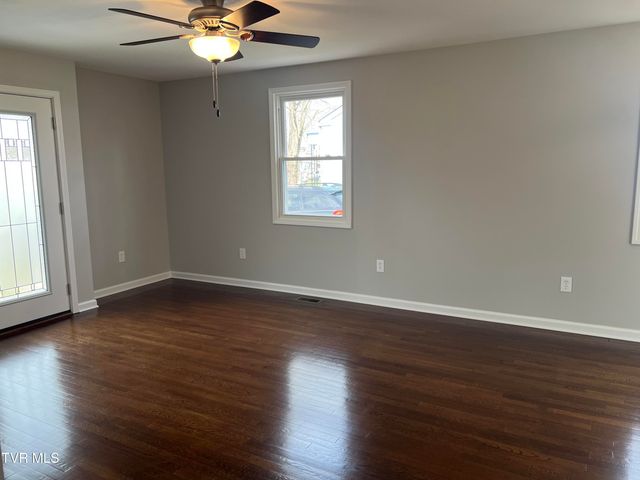 1829 Kenwood Road, Kingsport, TN 37664