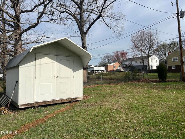 1829 Kenwood Road, Kingsport, TN 37664