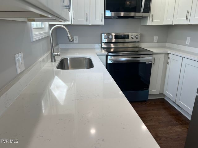 1829 Kenwood Road, Kingsport, TN 37664