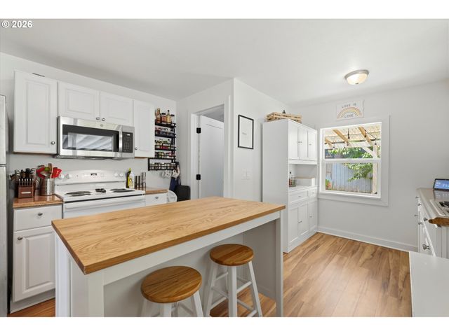 2615 Se 84TH Pl, Portland, OR 97266