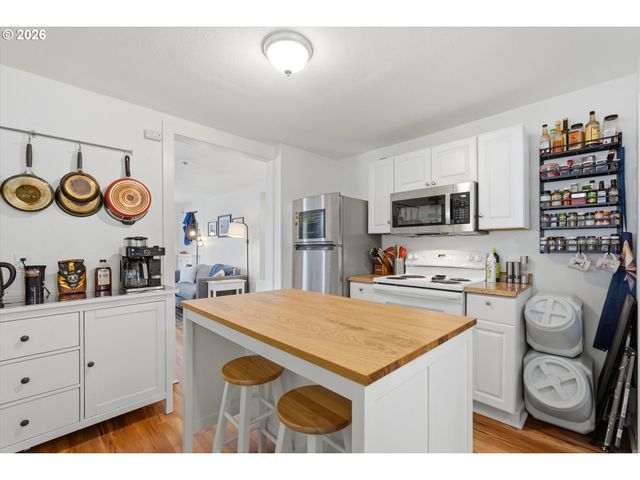 2615 Se 84TH Pl, Portland, OR 97266