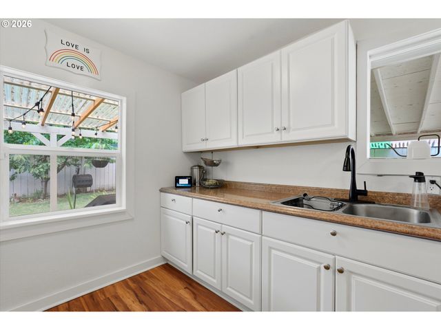 2615 Se 84TH Pl, Portland, OR 97266