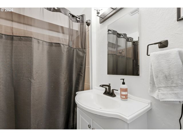 2615 Se 84TH Pl, Portland, OR 97266