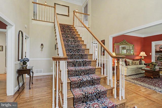 1 LAKECREST CT, Towson, MD 21286