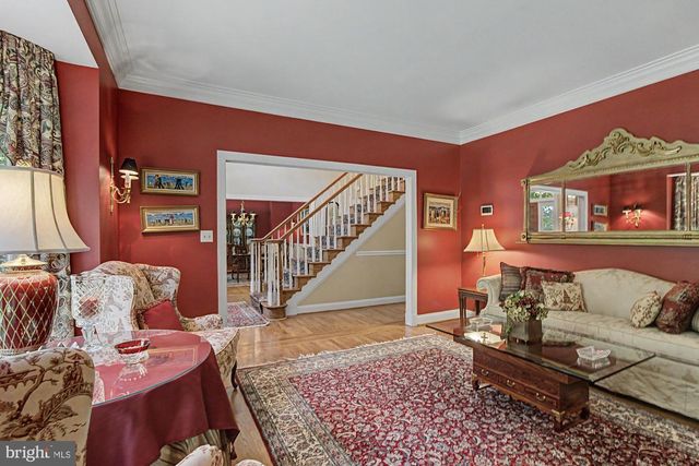 1 LAKECREST CT, Towson, MD 21286