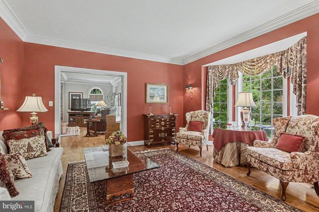 1 LAKECREST CT, Towson, MD 21286