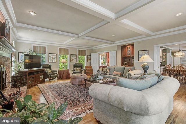 1 LAKECREST CT, Towson, MD 21286