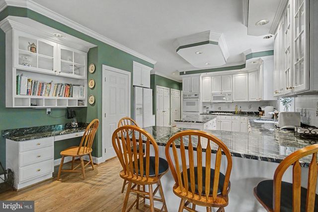 1 LAKECREST CT, Towson, MD 21286