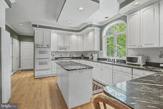 1 LAKECREST CT, Towson, MD 21286