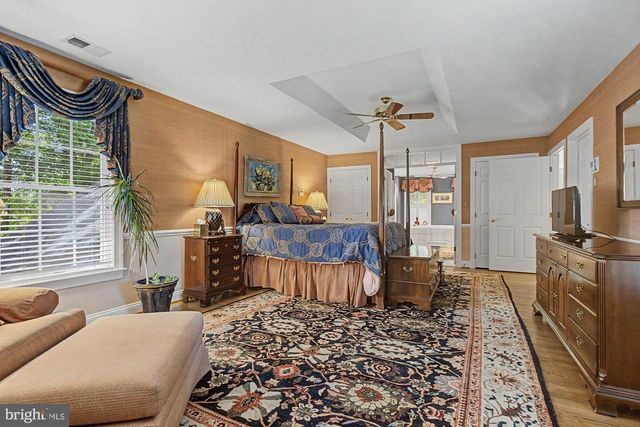 1 LAKECREST CT, Towson, MD 21286