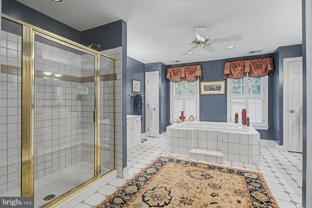 1 LAKECREST CT, Towson, MD 21286