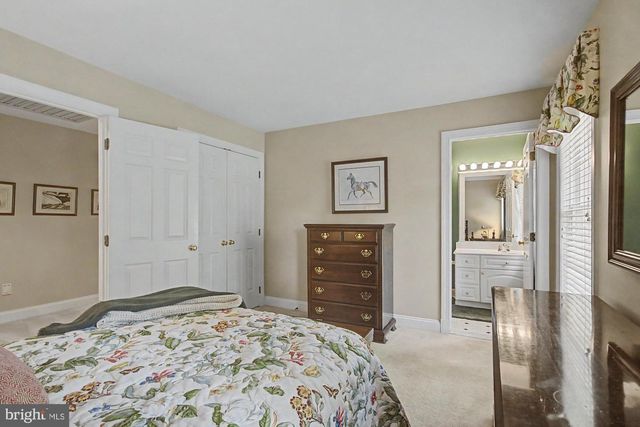 1 LAKECREST CT, Towson, MD 21286