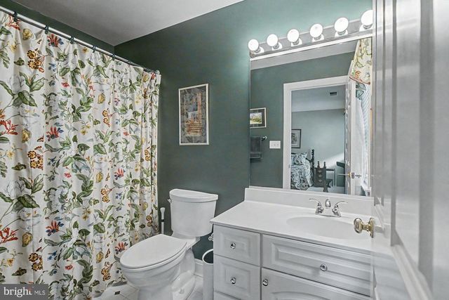 1 LAKECREST CT, Towson, MD 21286