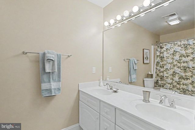 1 LAKECREST CT, Towson, MD 21286
