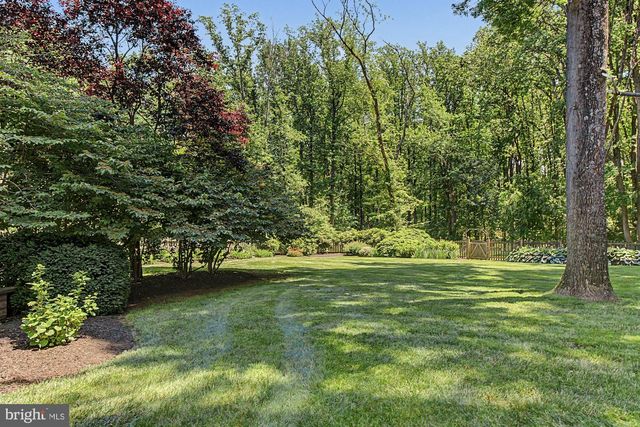 1 LAKECREST CT, Towson, MD 21286
