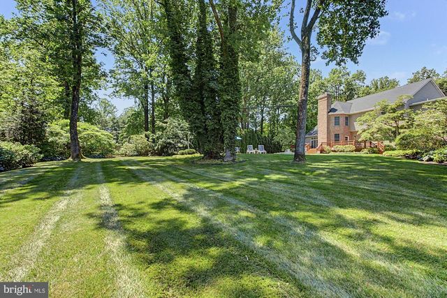 1 LAKECREST CT, Towson, MD 21286