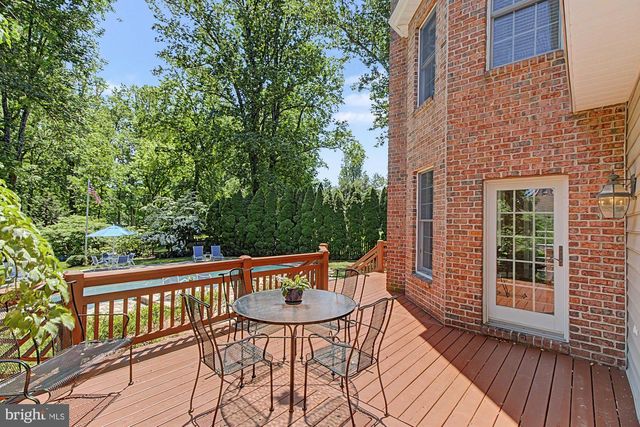 1 LAKECREST CT, Towson, MD 21286