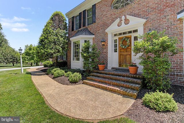 1 LAKECREST CT, Towson, MD 21286