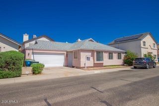 2046 W COLUMBINE Drive, Phoenix, AZ 85029
