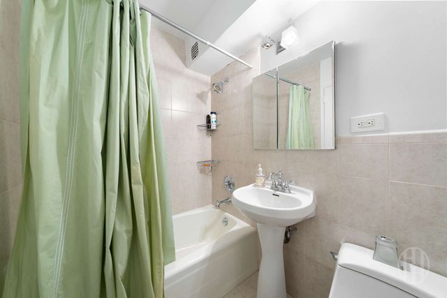 225 E 36th St Apt 9D, New York City, NY 10016