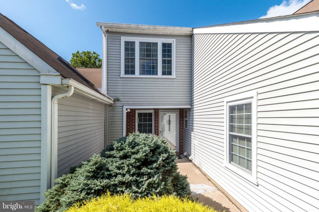 122 WIGTON CIR, PERKASIE, PA 18944 — exterior