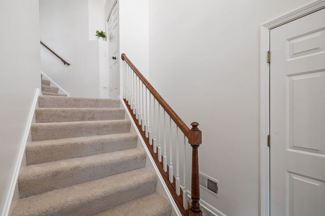 5303 COMMONWEALTH Avenue 5303, Western Springs, IL 60558