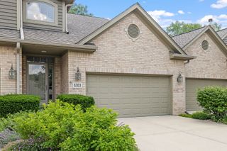 5303 COMMONWEALTH Avenue 5303, Western Springs, IL 60558