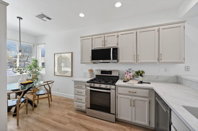 115 McNamee Dr, Folsom, CA 95630