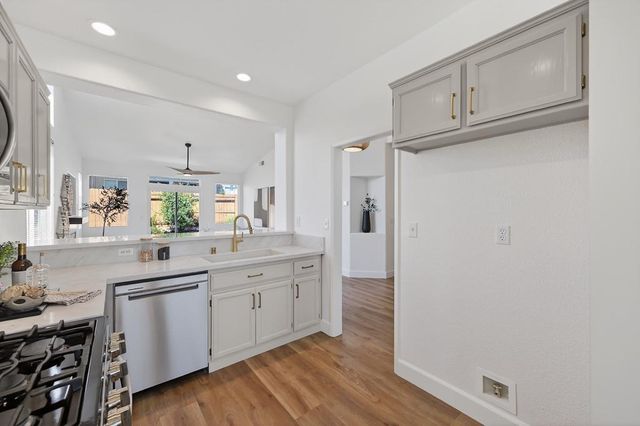 115 McNamee Dr, Folsom, CA 95630