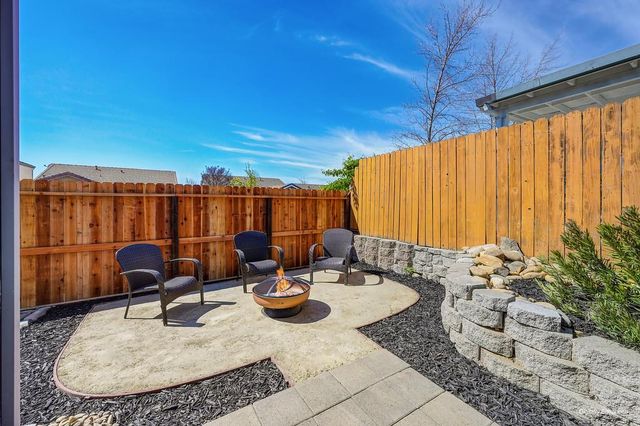 115 McNamee Dr, Folsom, CA 95630