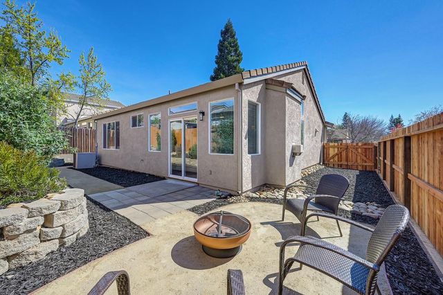 115 McNamee Dr, Folsom, CA 95630