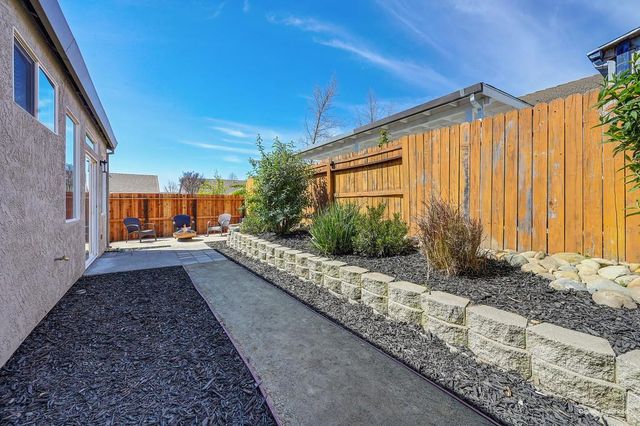 115 McNamee Dr, Folsom, CA 95630